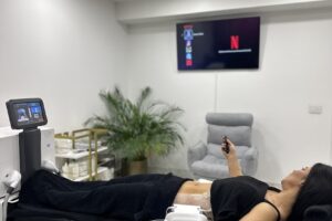 Azar Beauty Salon by Elena Ciftci