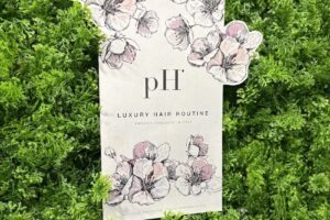 Beauty Parlor By Bordás László