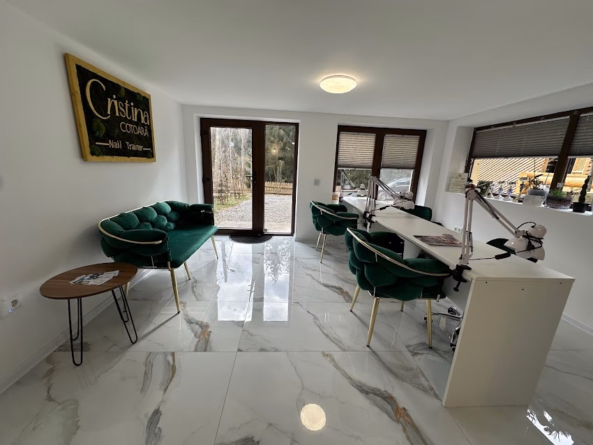 Chique Nail Lounge by Cristina Cotoara