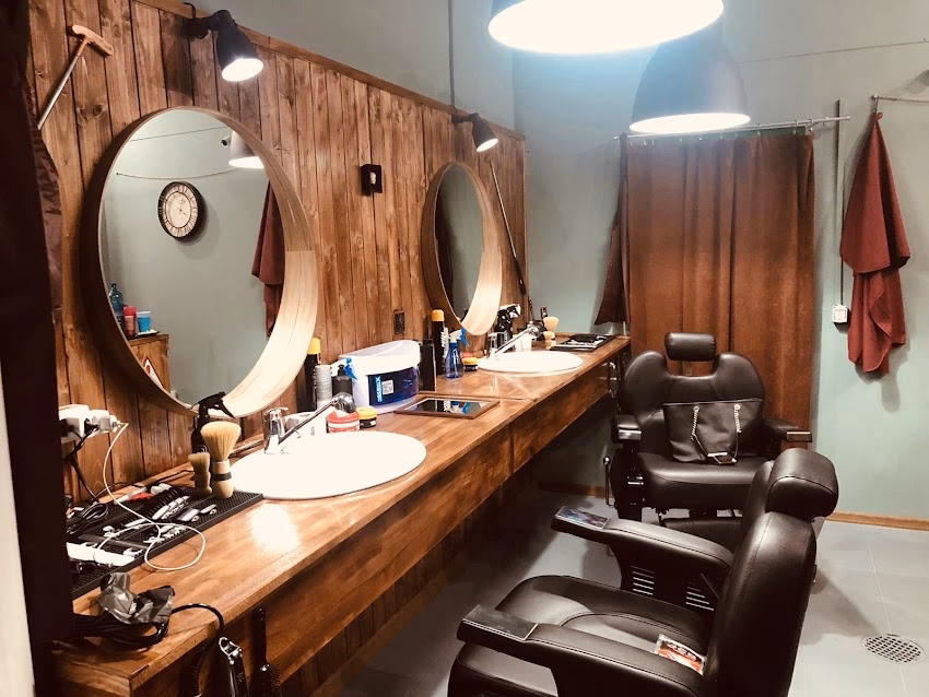 Cutarescu Barber Shop Social Hub