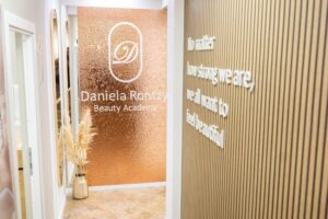 Daniela Rontzy Beauty Academy