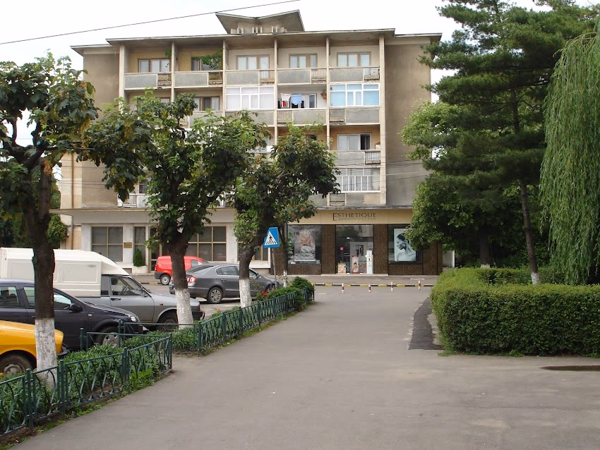 Esthetique Beauty Center