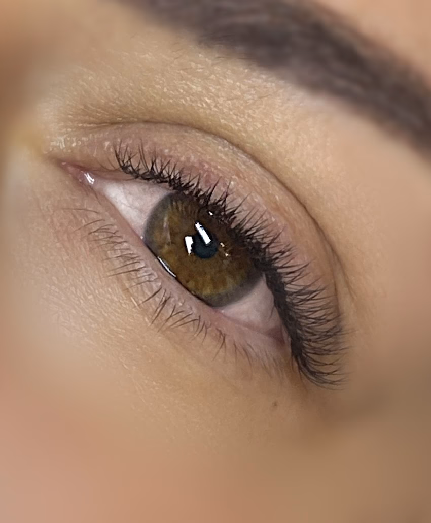 Karisma Beauty Studio Salon Extensii Gene Pitesti