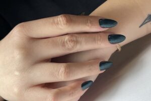 Nails by Gabriela Lica