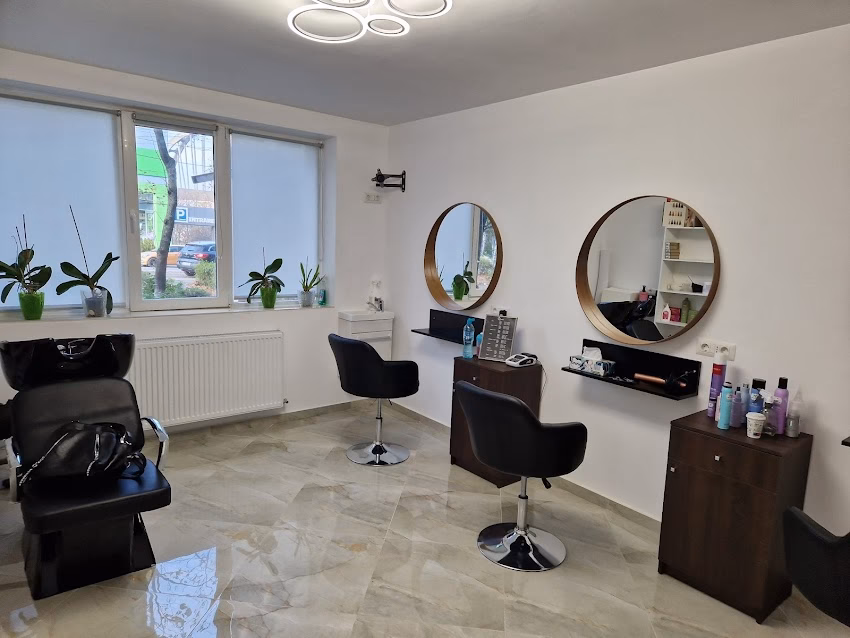 Queens Beauty Salon