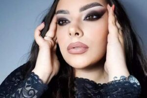 Roxana Gogan Makeup Nails