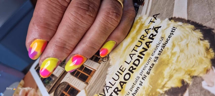 Roxy Nail Technician