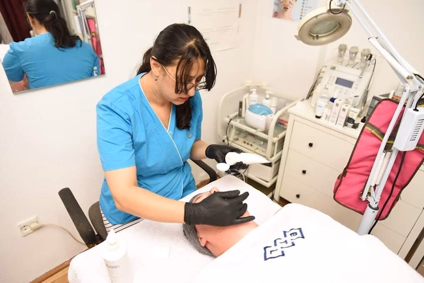 Salon MagentaMen by Amalia