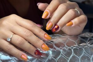 Tărâmul cu Dichis Salon Coafor Manichiură Frizerie Ploiești