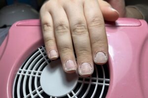 Unghii cu gel Crystal Effect Alexandria